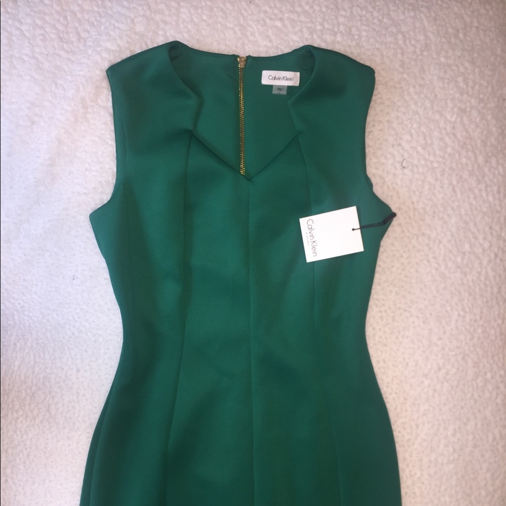 Calvin Klein Sleeveless Sheath ✨